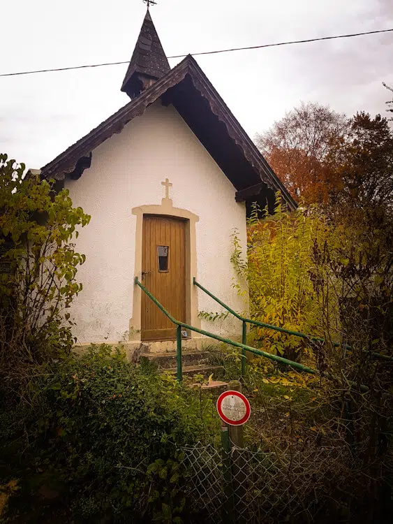 Der Bergische Weg führt zur Kapelle Honscheid