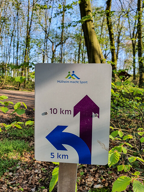 Zeichen für die Trennung der Wege