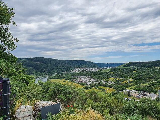 Blick auf das Moseltal vom RheinBurgenWeg