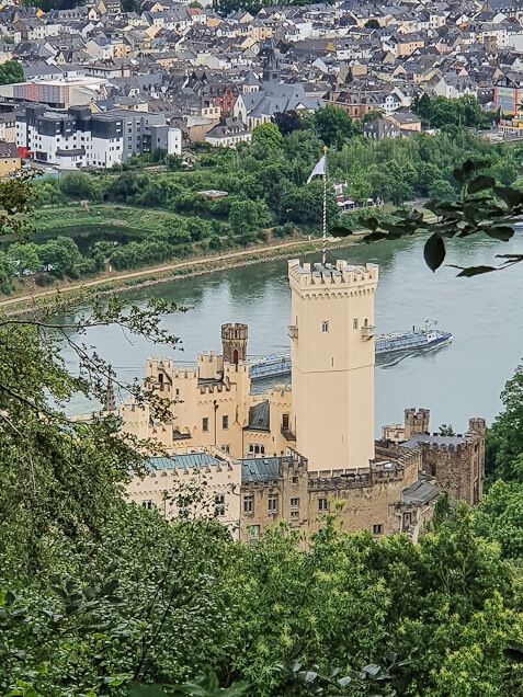 Schloss am Rhein