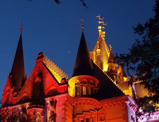 Schloss Drachenburg: Wandern an Weihnachten auf dem Bergischen Weg
