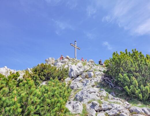 Gratwanderung zwischen Hochsalwand und Rampoldplatte: Gipfel der Hochsalwand bei Bad Feilnbach