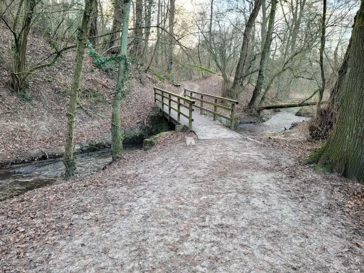 Wandern im Rumbachtal in Mülheim